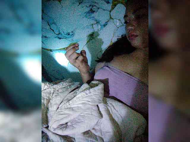 Model: hornylittleprincess69