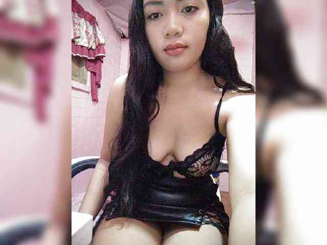 Model: hornylittleprincess69