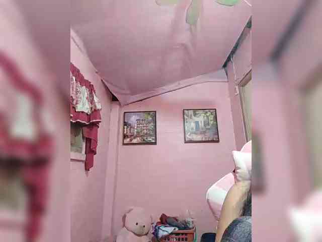 hornylittleprincess69