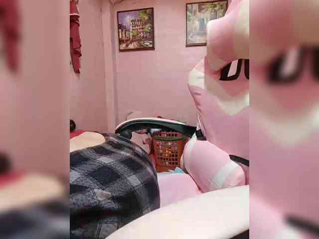 hornylittleprincess69 webcam