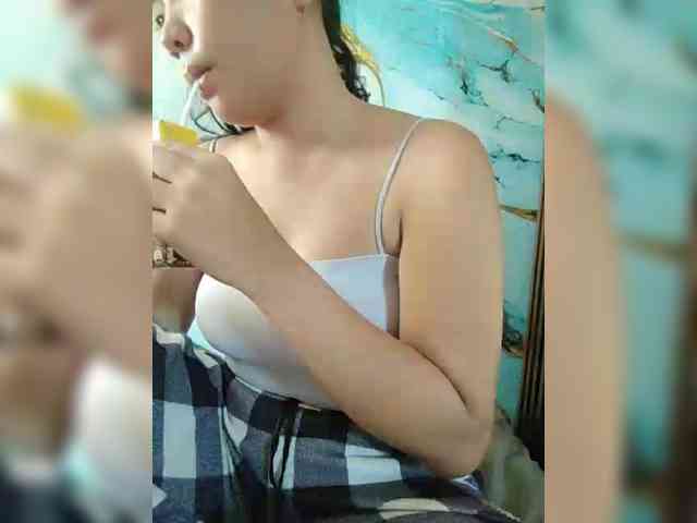 hornylittleprincess69 webcam
