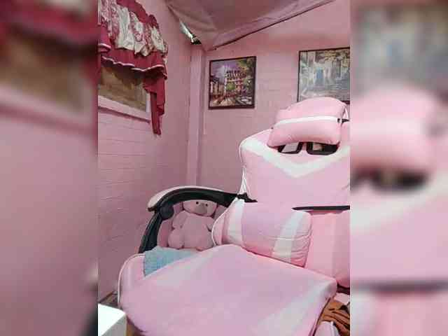 hornylittleprincess69 webcam