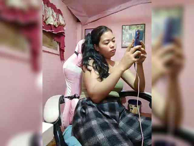 hornylittleprincess69 webcam