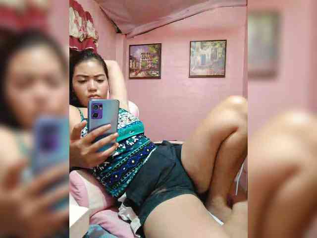 hornylittleprincess69 webcam