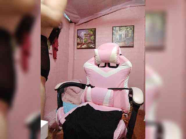 hornylittleprincess69 webcam