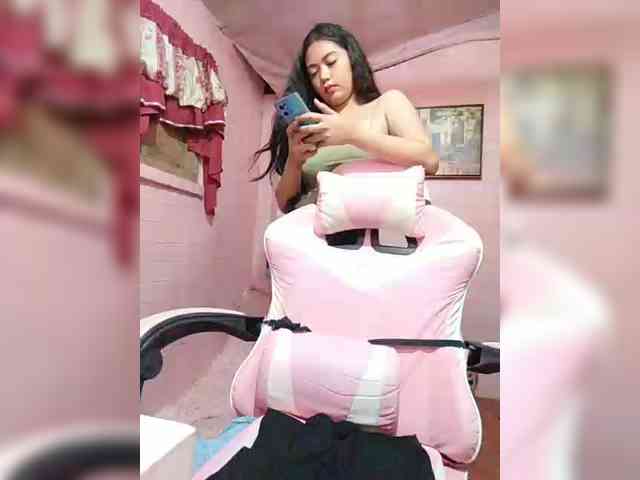 hornylittleprincess69