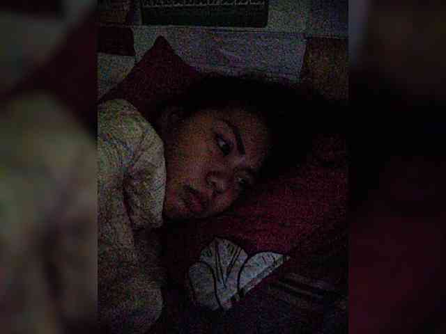 Model: hornylittleprincess69