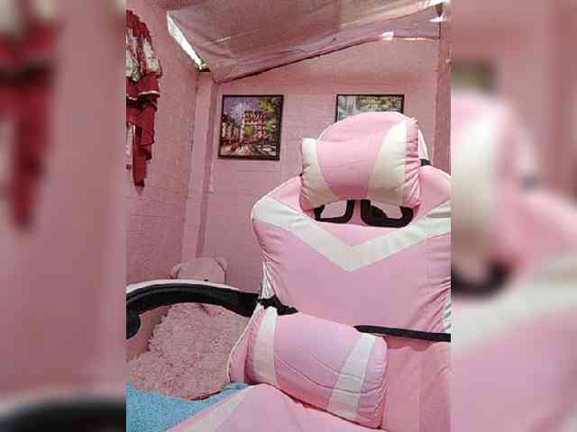 hornylittleprincess69 webcam