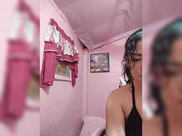 hornylittleprincess69 webcam