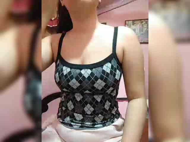 hornylittleprincess69 webcam