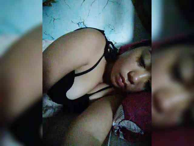 hornylittleprincess69