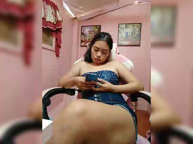 hornylittleprincess69 webcam