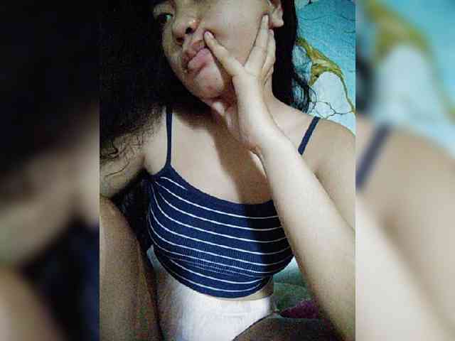 hornylittleprincess69 webcam