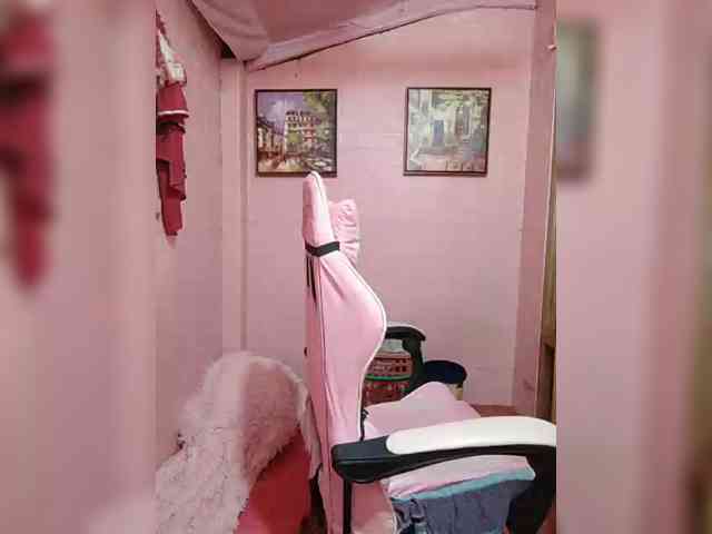 hornylittleprincess69