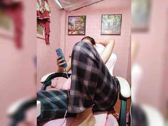 hornylittleprincess69 webcam