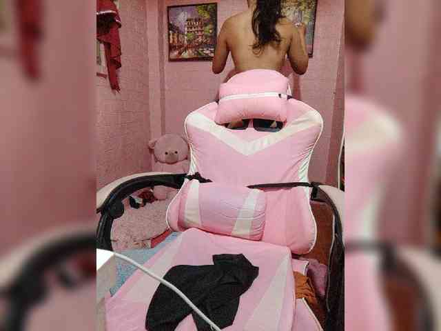 hornylittleprincess69 webcam