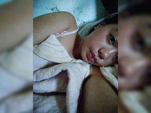 hornylittleprincess69 webcam