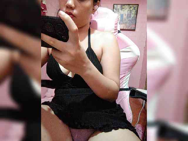 hornylittleprincess69 webcam