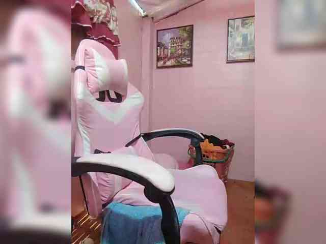 hornylittleprincess69 webcam