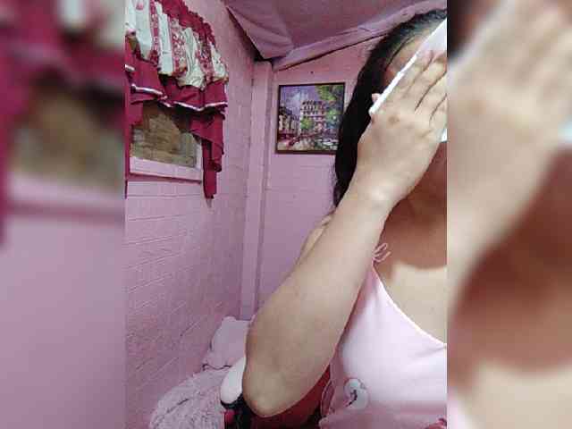 hornylittleprincess69 webcam