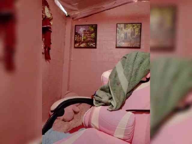 hornylittleprincess69 webcam
