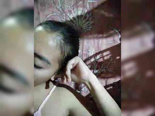 Model: hornylittleprincess69