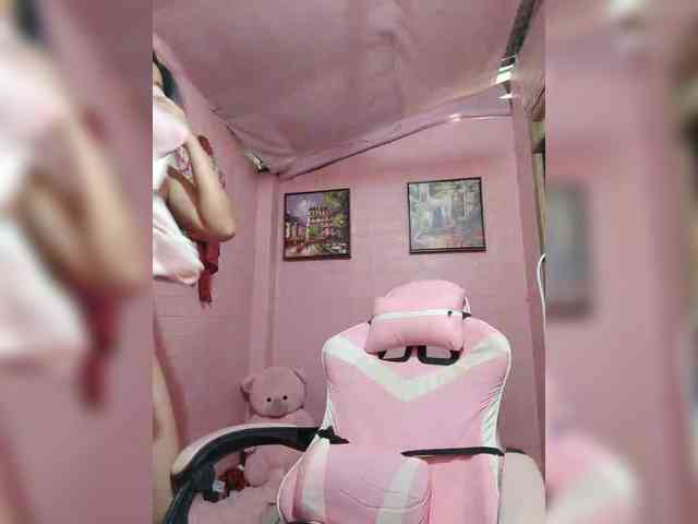 hornylittleprincess69 webcam