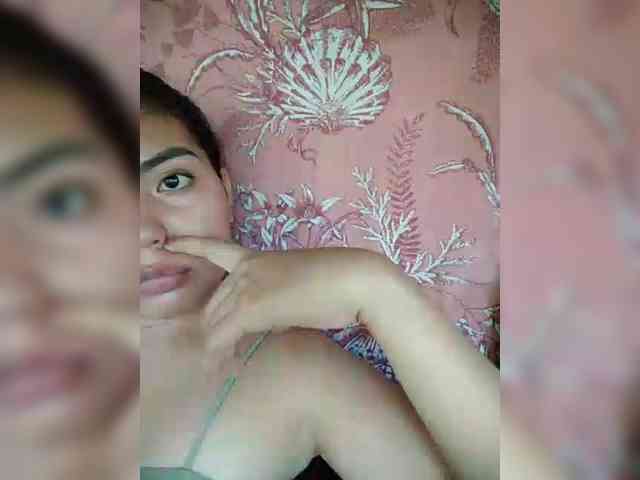 hornylittleprincess69 webcam