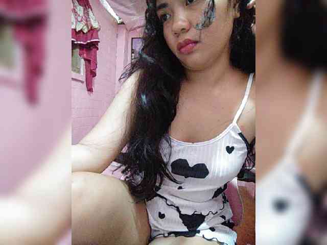 Model: hornylittleprincess69