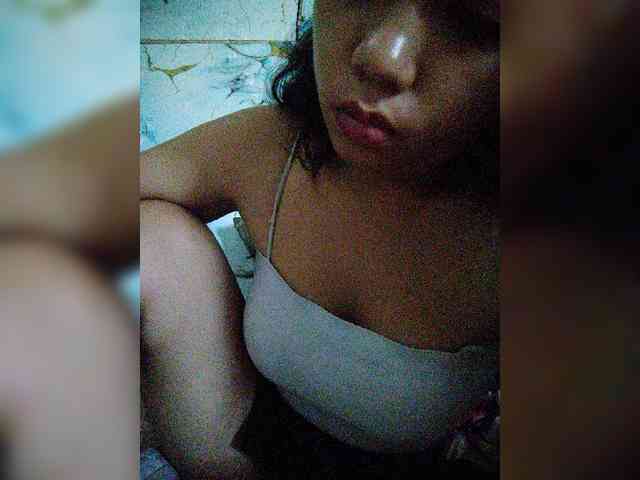 hornylittleprincess69 webcam