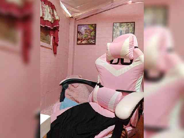 hornylittleprincess69 webcam