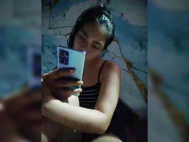 hornylittleprincess69 webcam