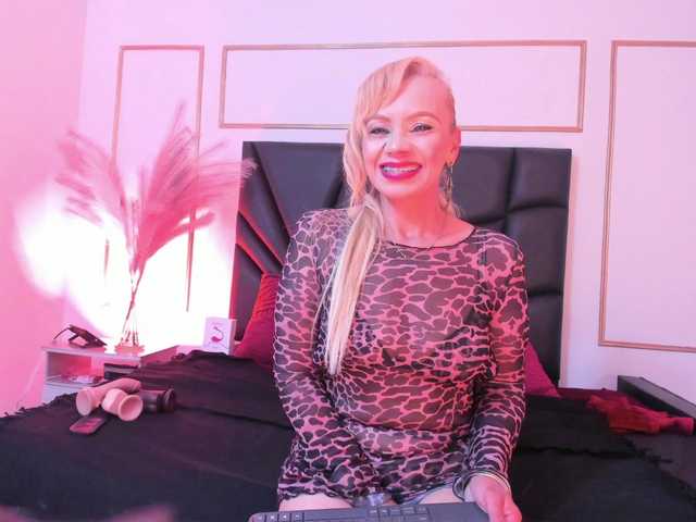 taylor-anastasia's BongaCams show and profile