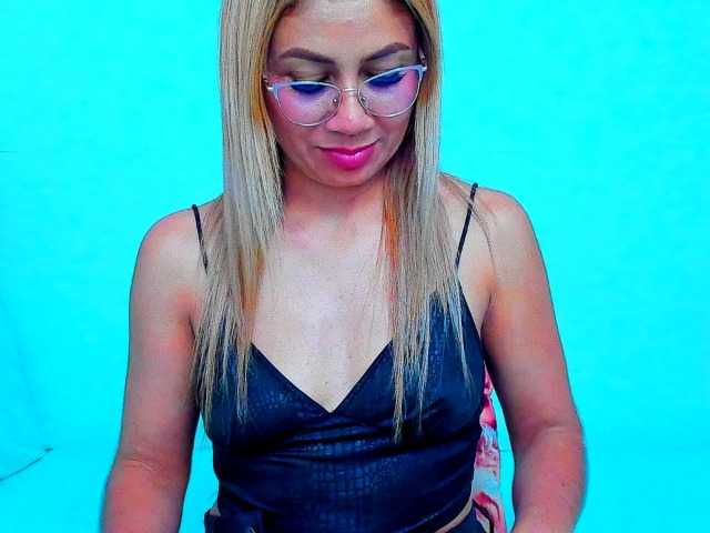 vickycandy live cam preview