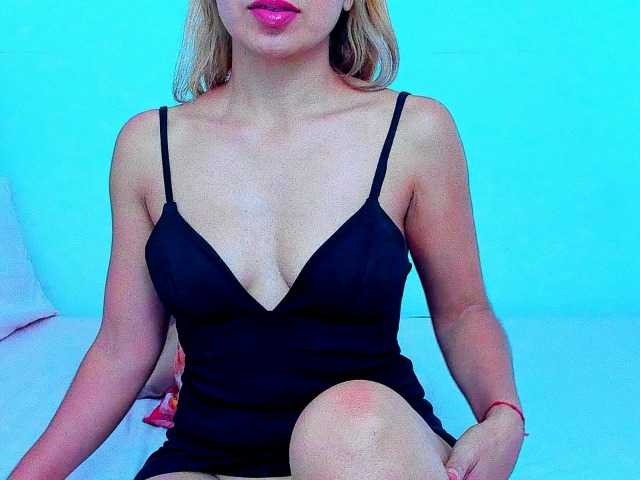 vickycandy live cam on BongaCams
