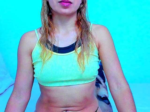 vickycandy live cam on BongaCams