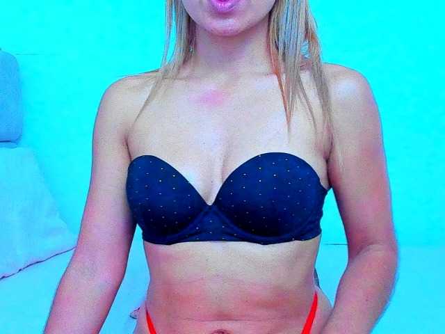 vickycandy live cam on BongaCams