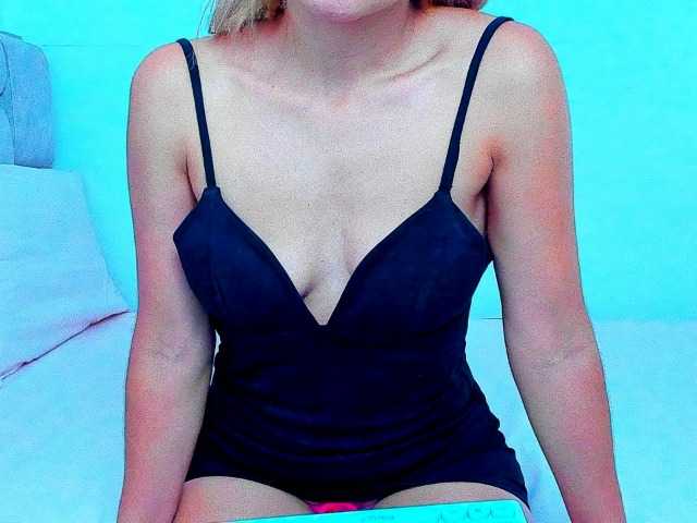 vickycandy live cam on BongaCams