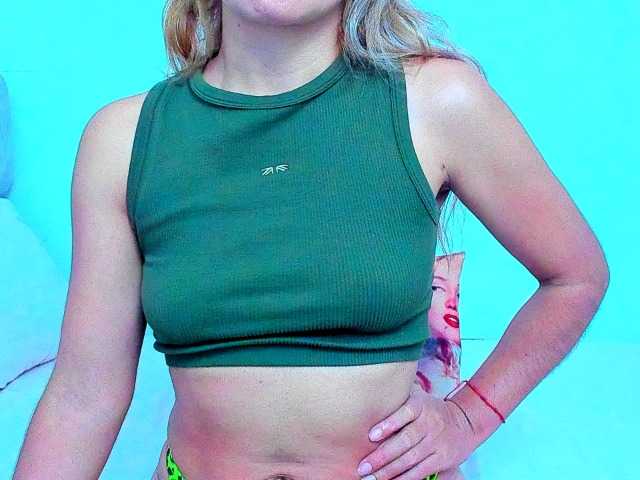 vickycandy live cam on BongaCams