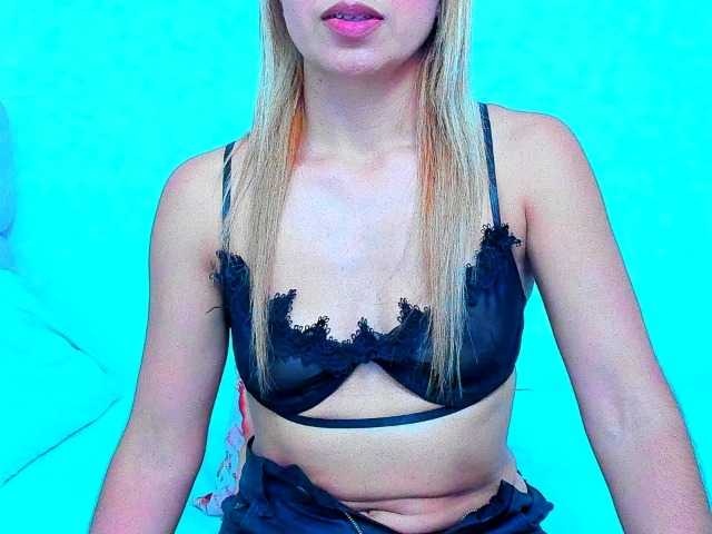 vickycandy live cam on BongaCams