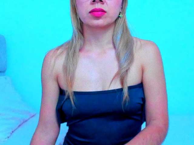 vickycandy live cam on BongaCams