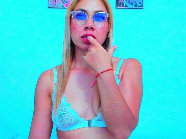 vickycandy live cam on UnifiedCams