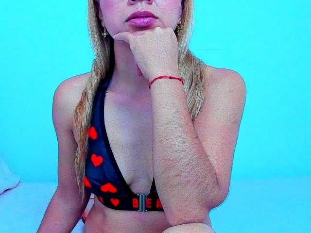 vickycandy live cam on BongaCams