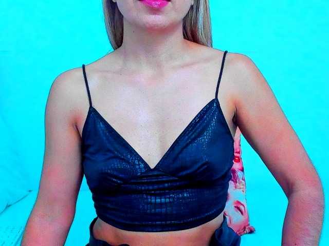 vickycandy live cam on BongaCams