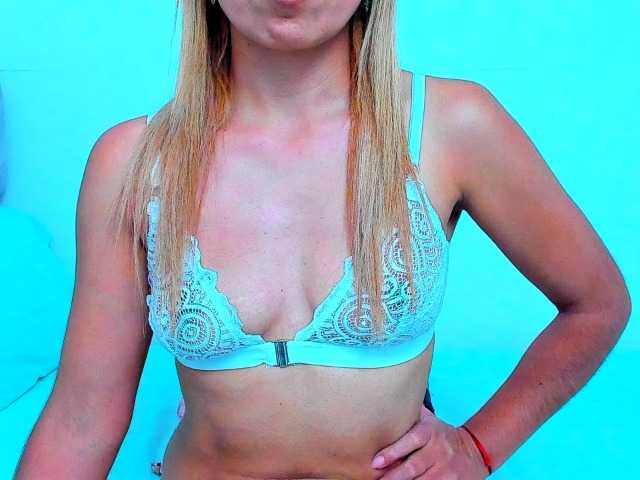 vickycandy live cam on BongaCams