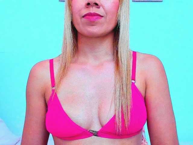 vickycandy live cam on BongaCams