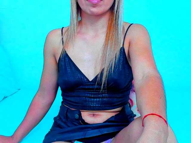 vickycandy live cam on BongaCams