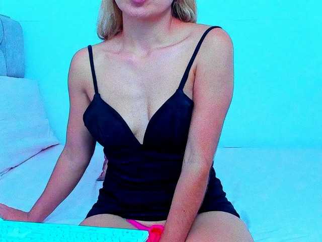 vickycandy live cam on BongaCams