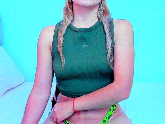 vickycandy live cam on BongaCams