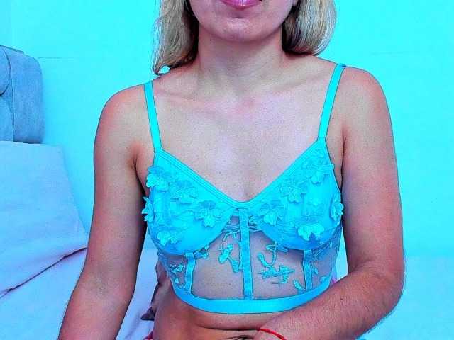 vickycandy live cam on BongaCams